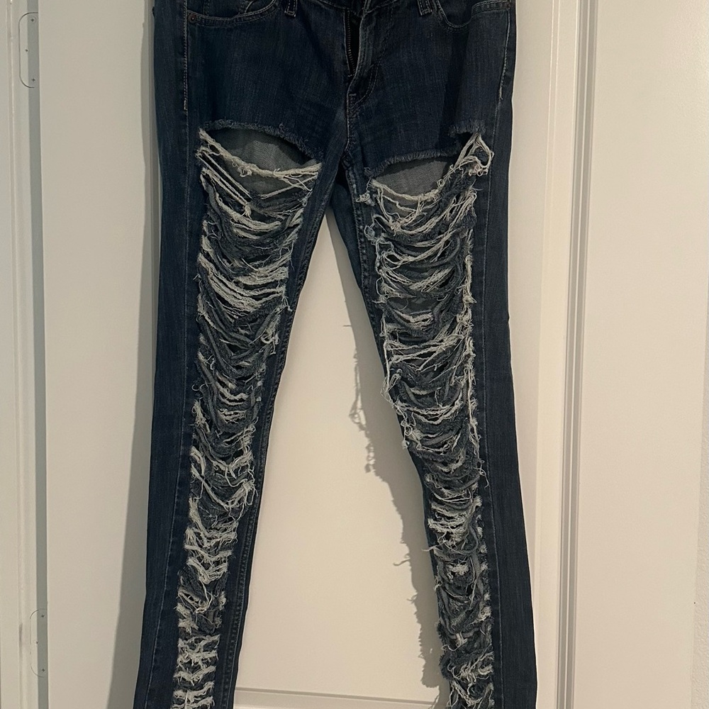 Vintage Levi's Dark Blue Distressed Skinny Jeans